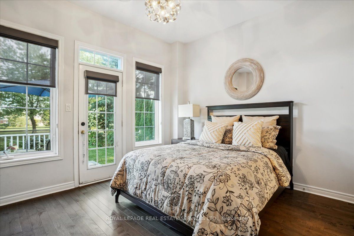 4292 Clubview Drive