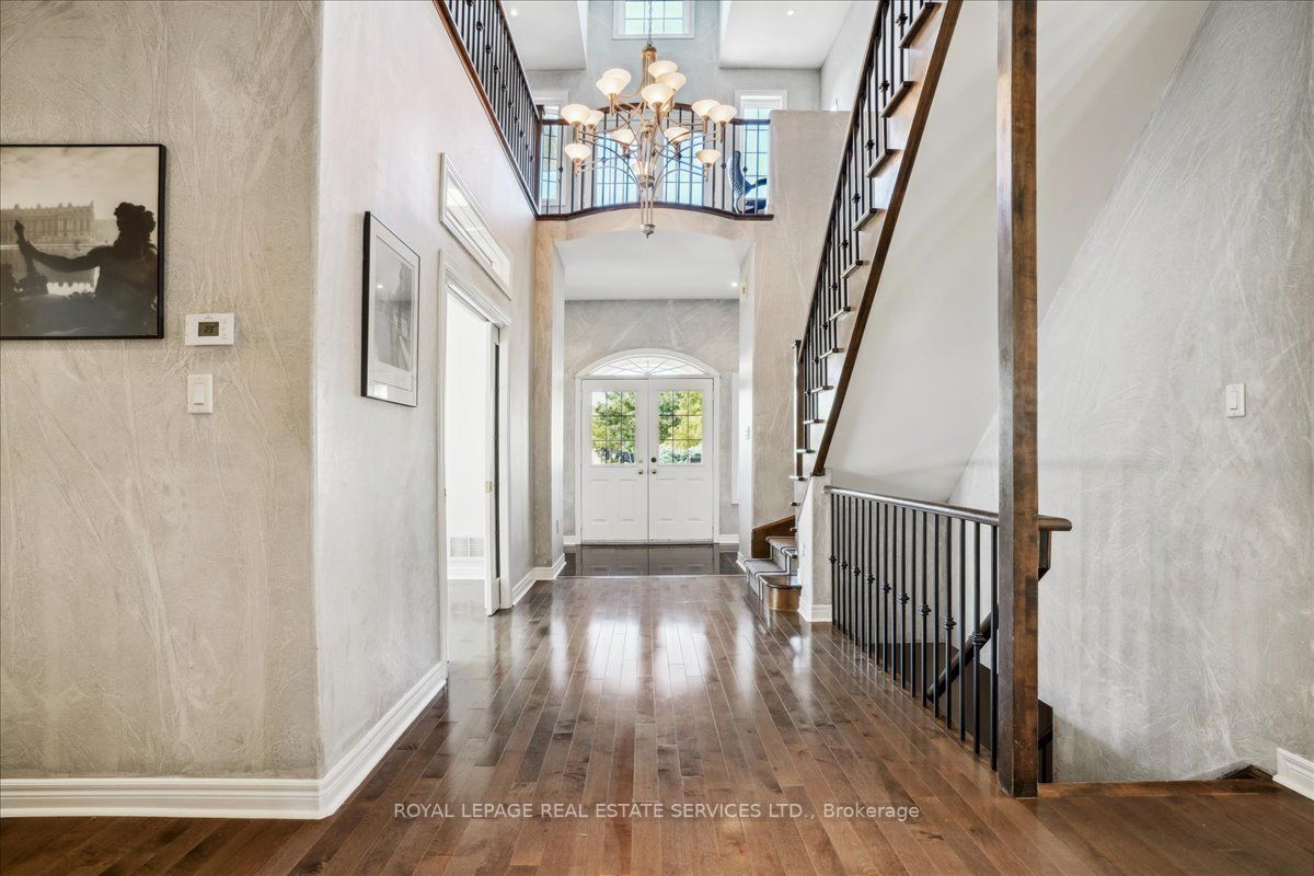 4292 Clubview Drive
