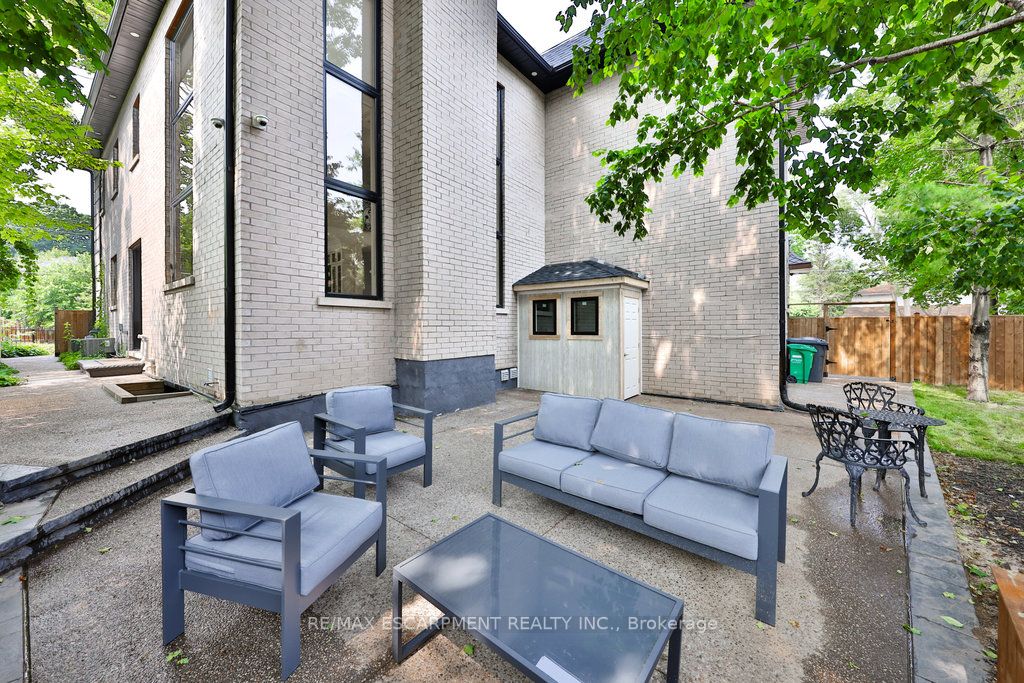 1538 Lorne Park Road