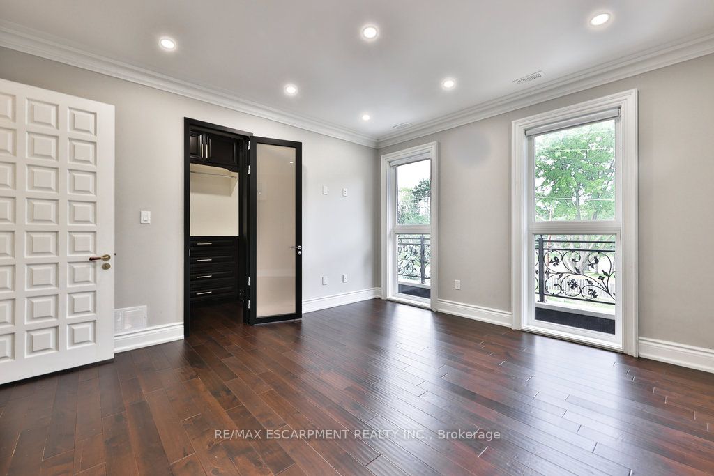 1538 Lorne Park Road
