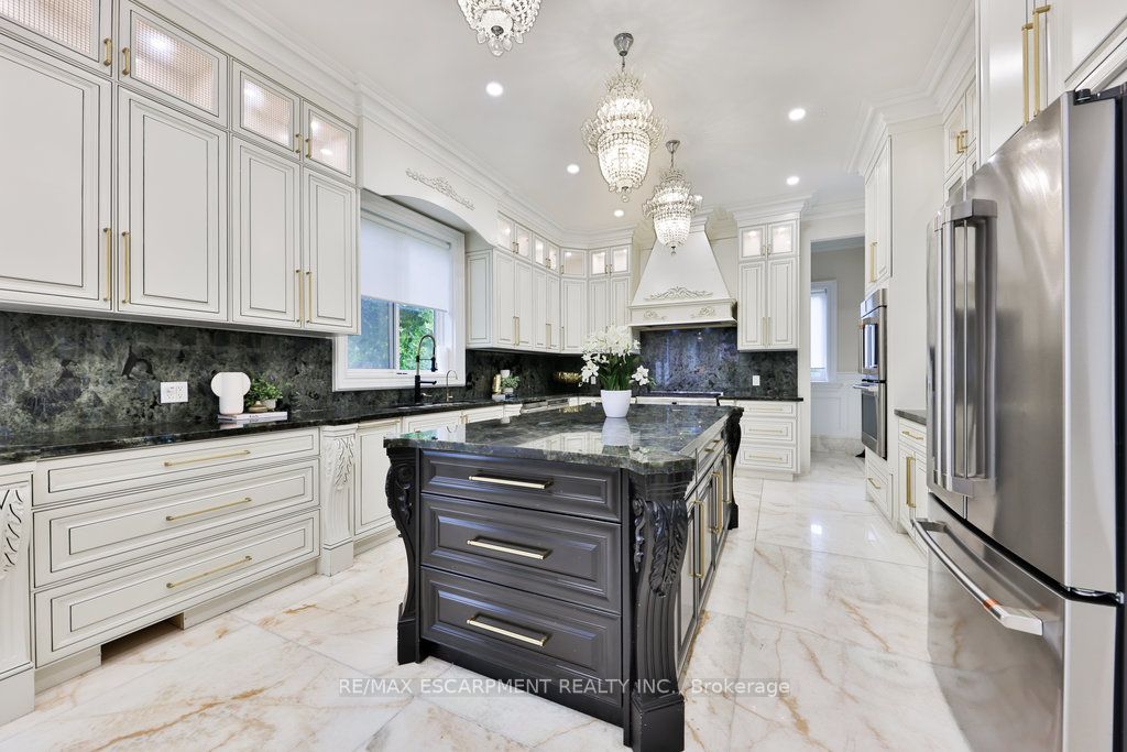 1538 Lorne Park Road
