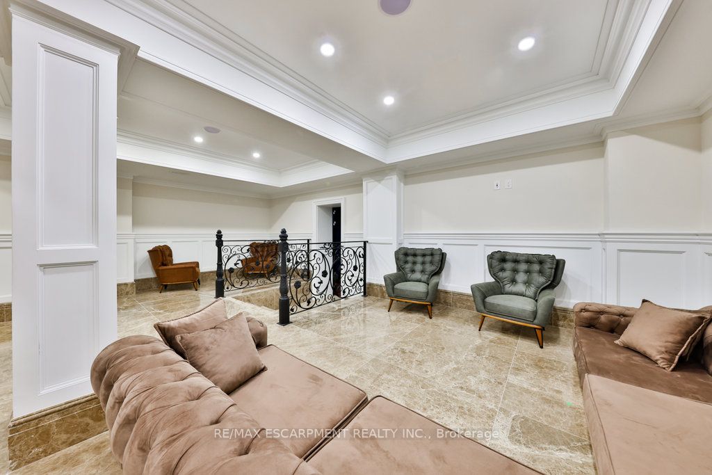 1538 Lorne Park Road