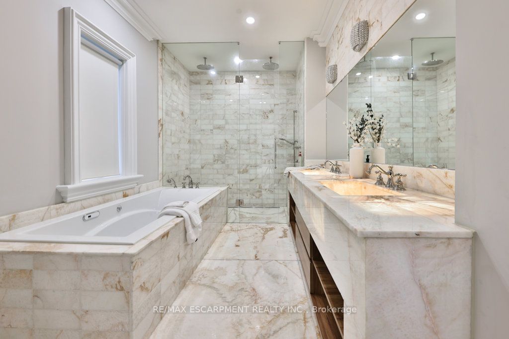 1538 Lorne Park Road