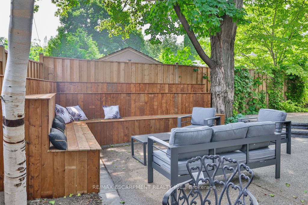 1538 Lorne Park Road