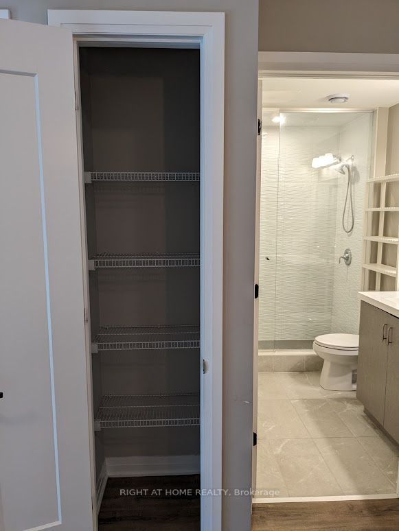 128 Grovewood Common, #327