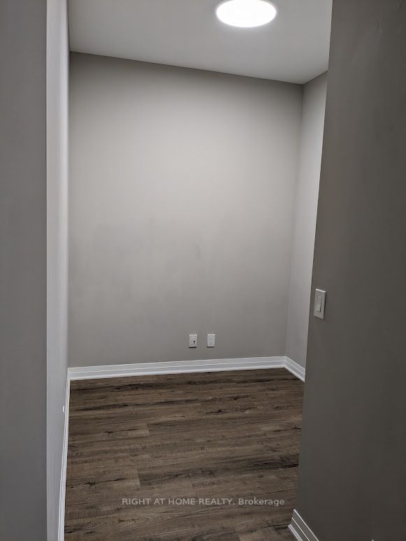 128 Grovewood Common, #327