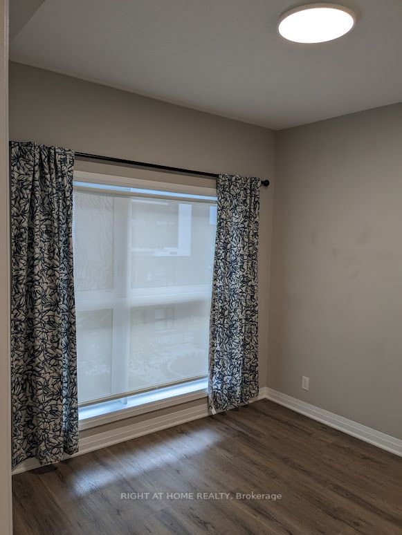 128 Grovewood Common, #327