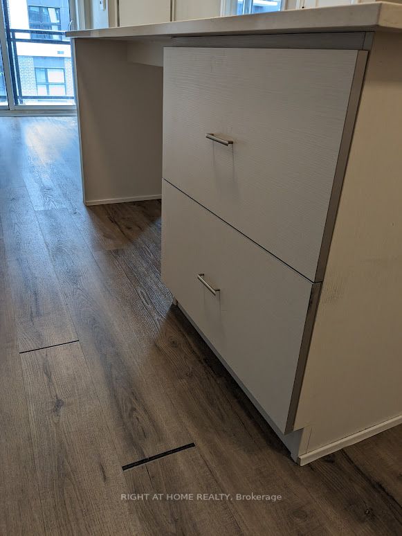 128 Grovewood Common, #327