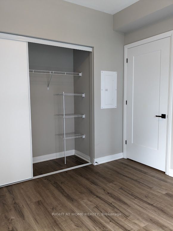 128 Grovewood Common, #327