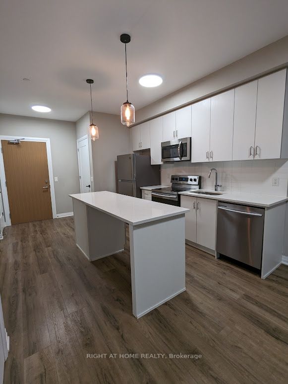 128 Grovewood Common, #327