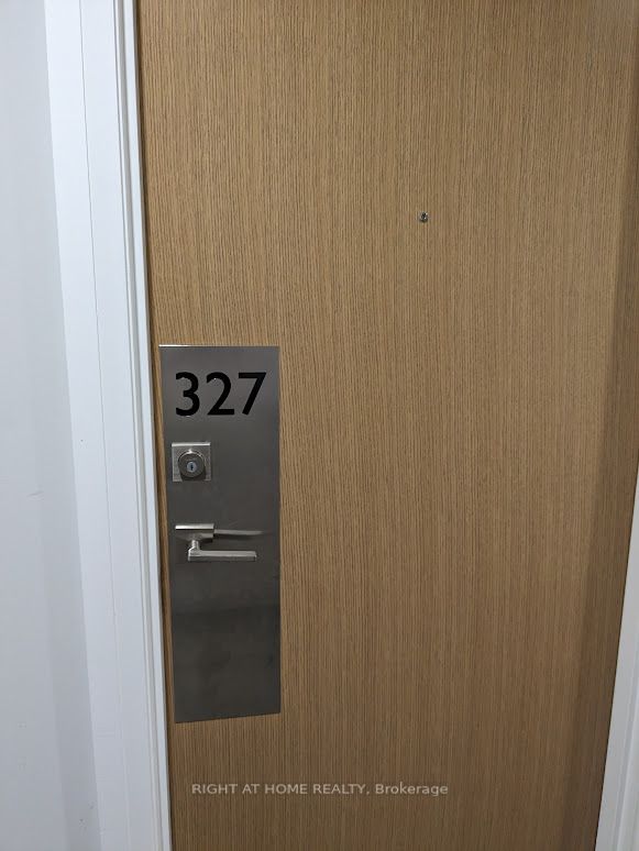 128 Grovewood Common, #327