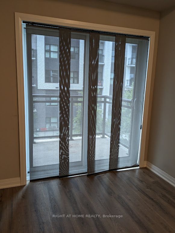 128 Grovewood Common, #327