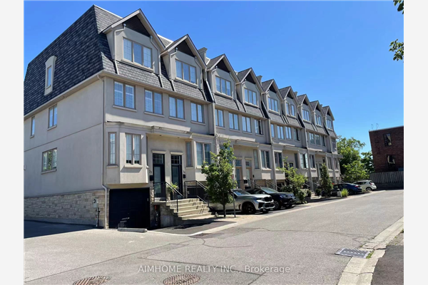 96 Nelson St, Oakville