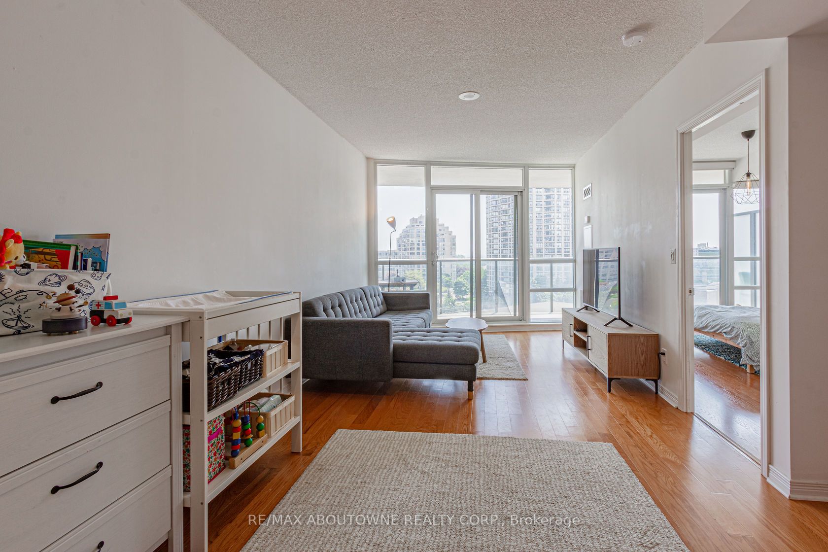 15 Legion Rd, #601