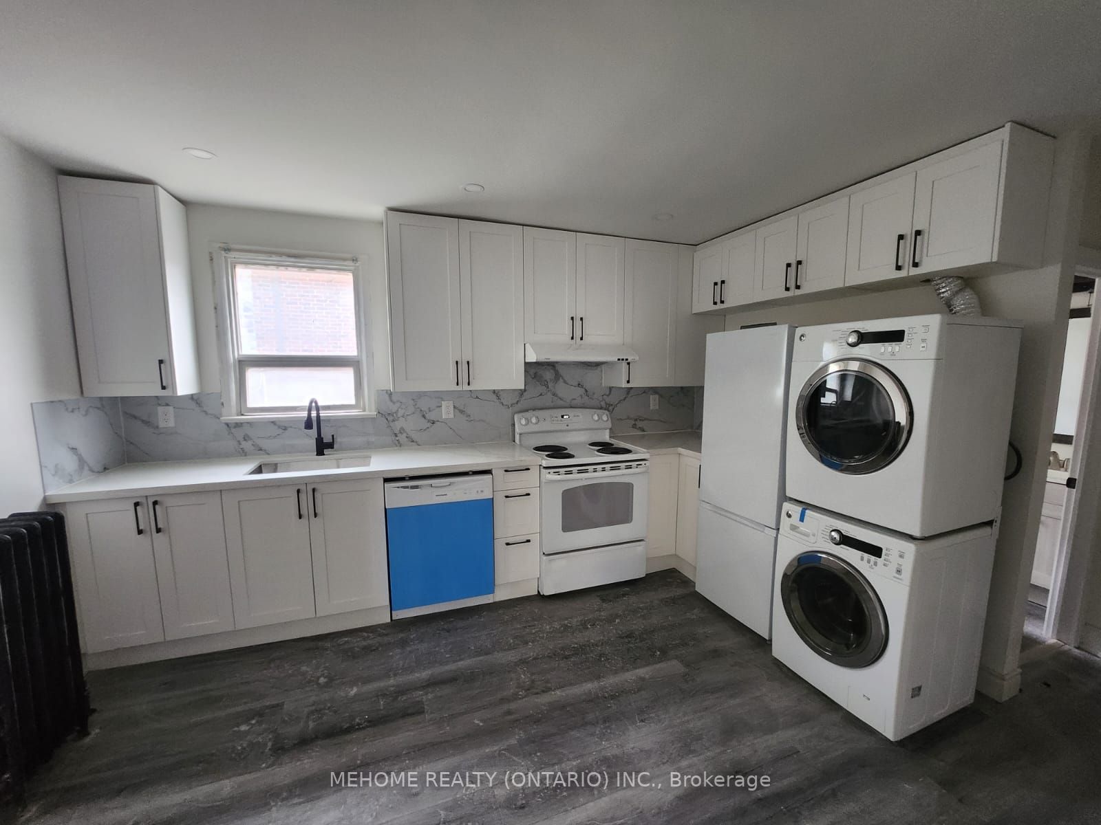 106 Lake Shore Dr, #3
