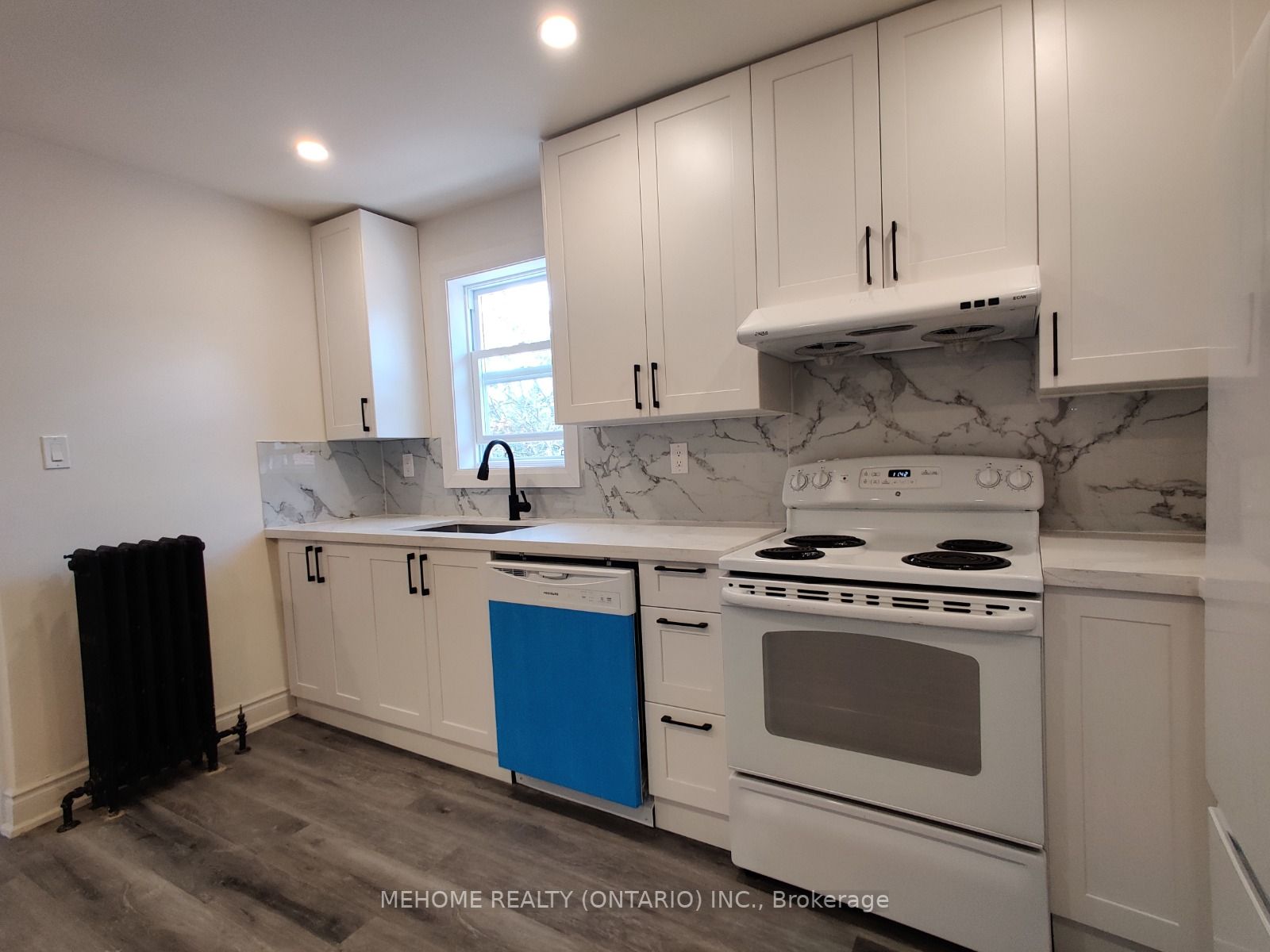 106 Lake Shore Dr, #3
