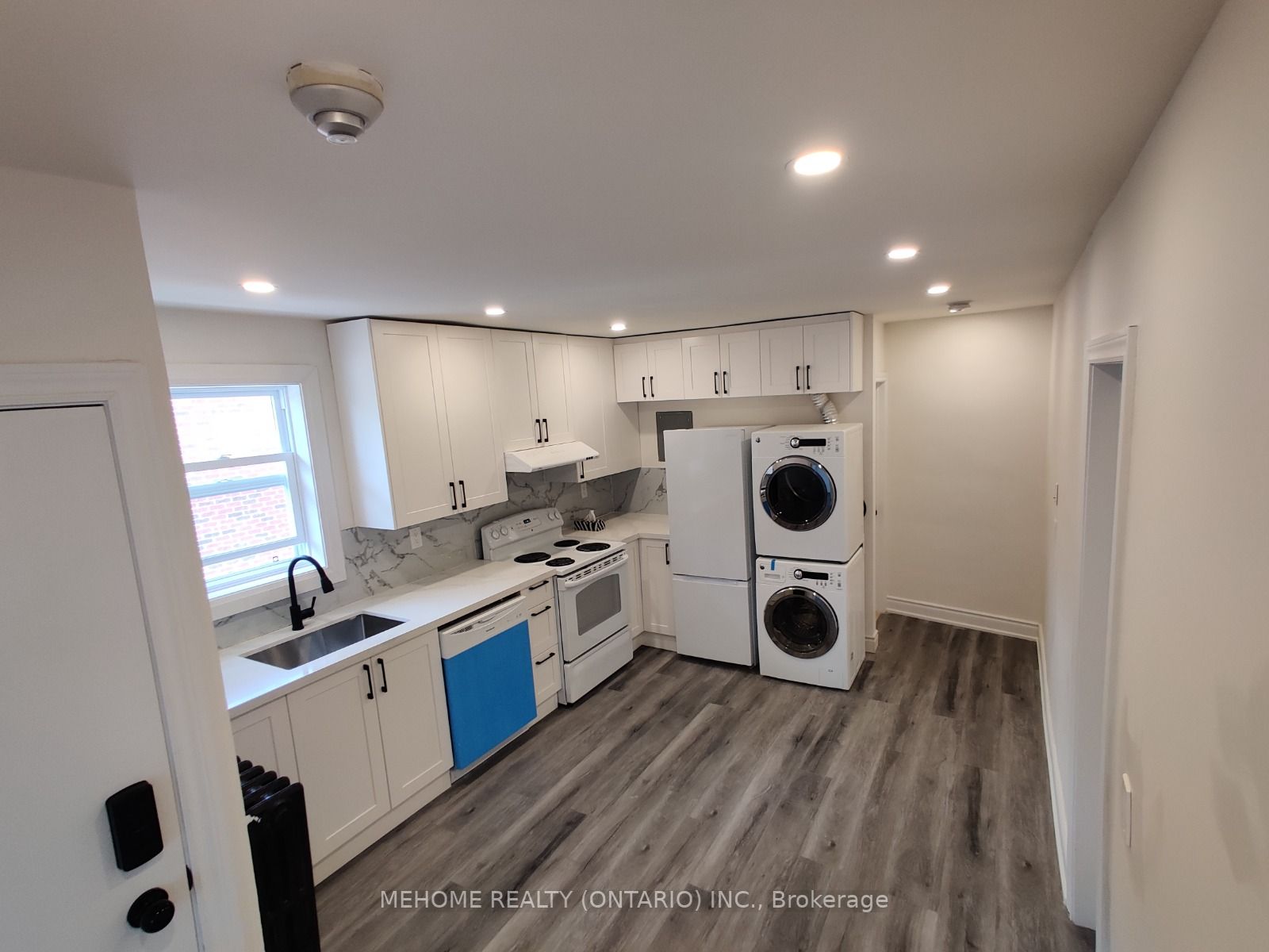 106 Lake Shore Dr, #3