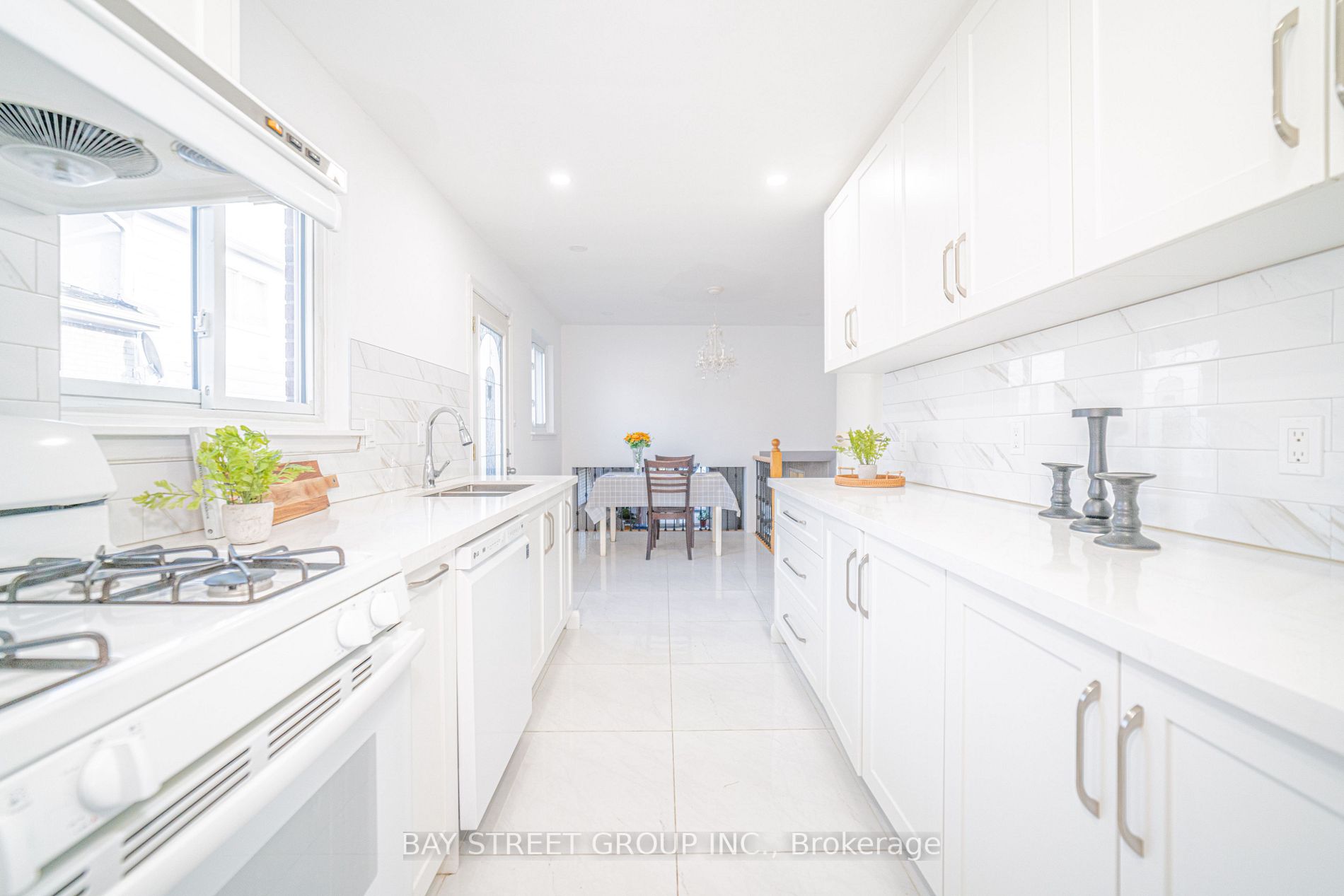 3294 Strabane Dr
