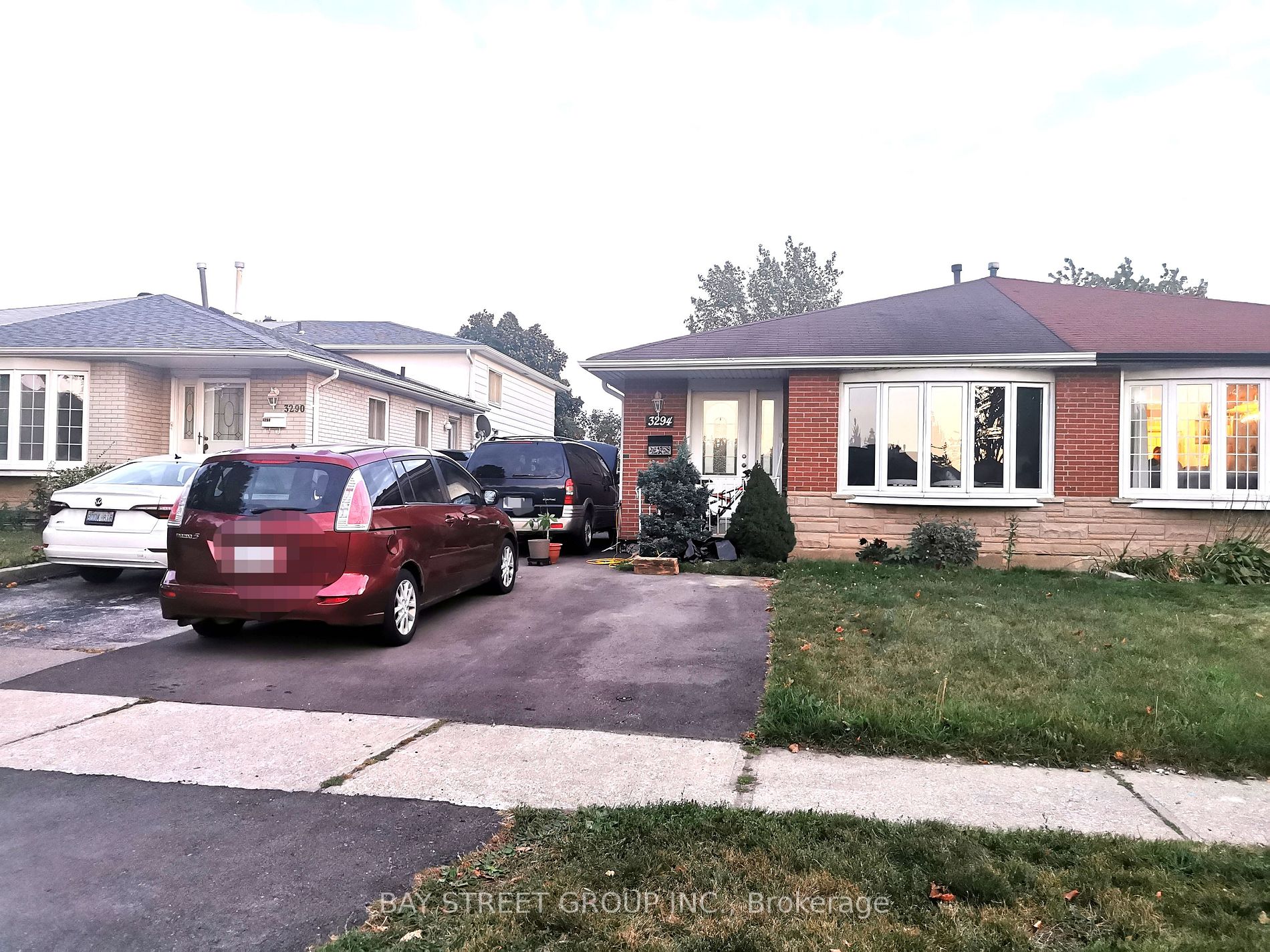 3294 Strabane Dr