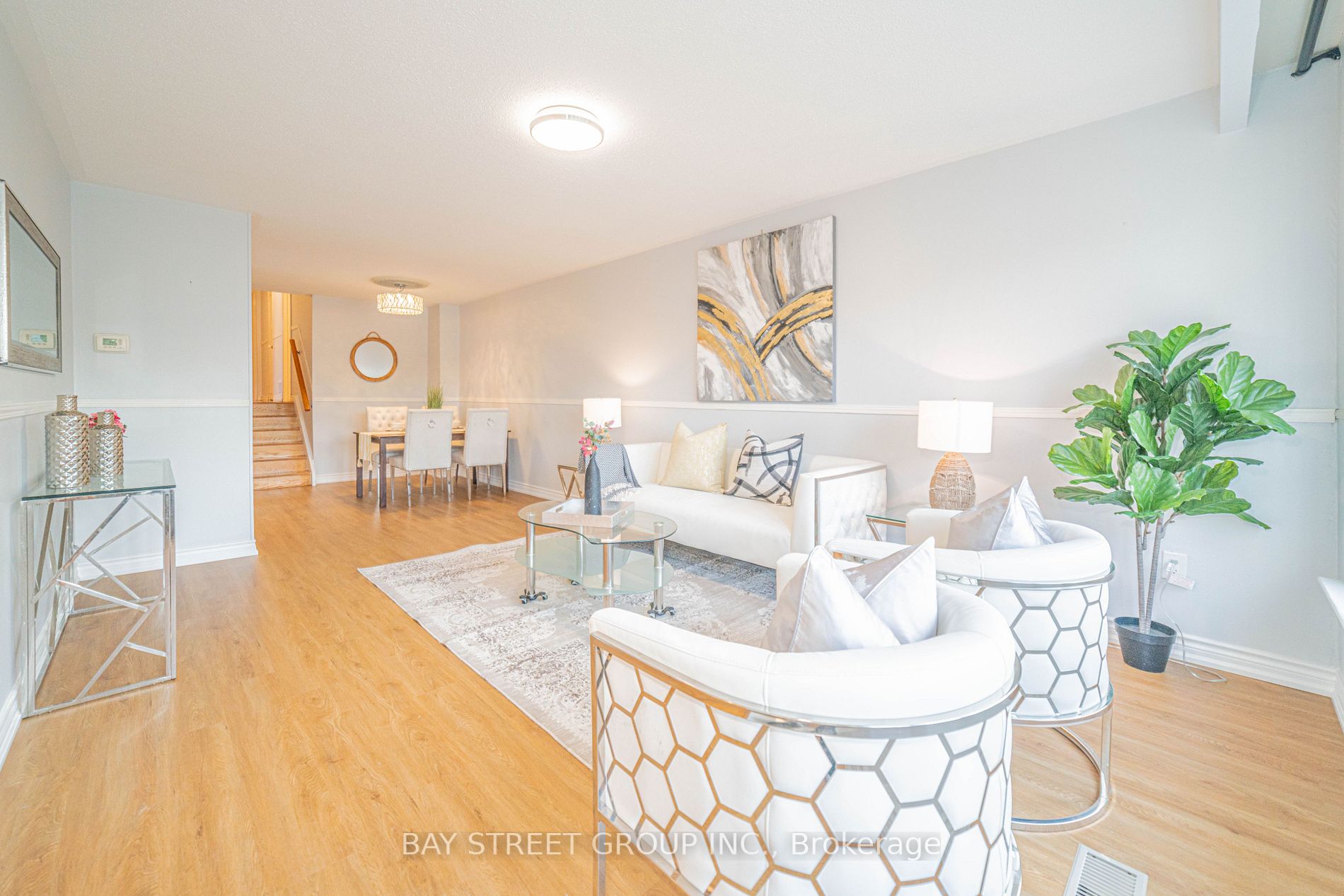 3294 Strabane Dr