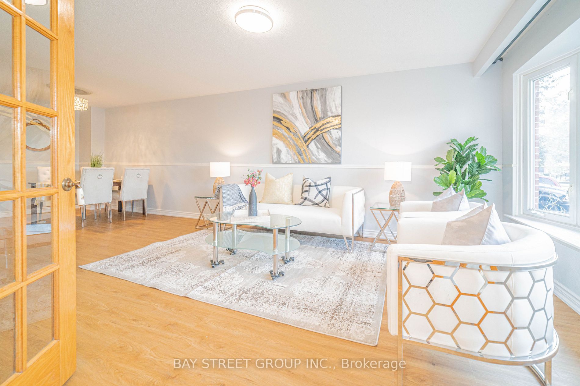 3294 Strabane Dr