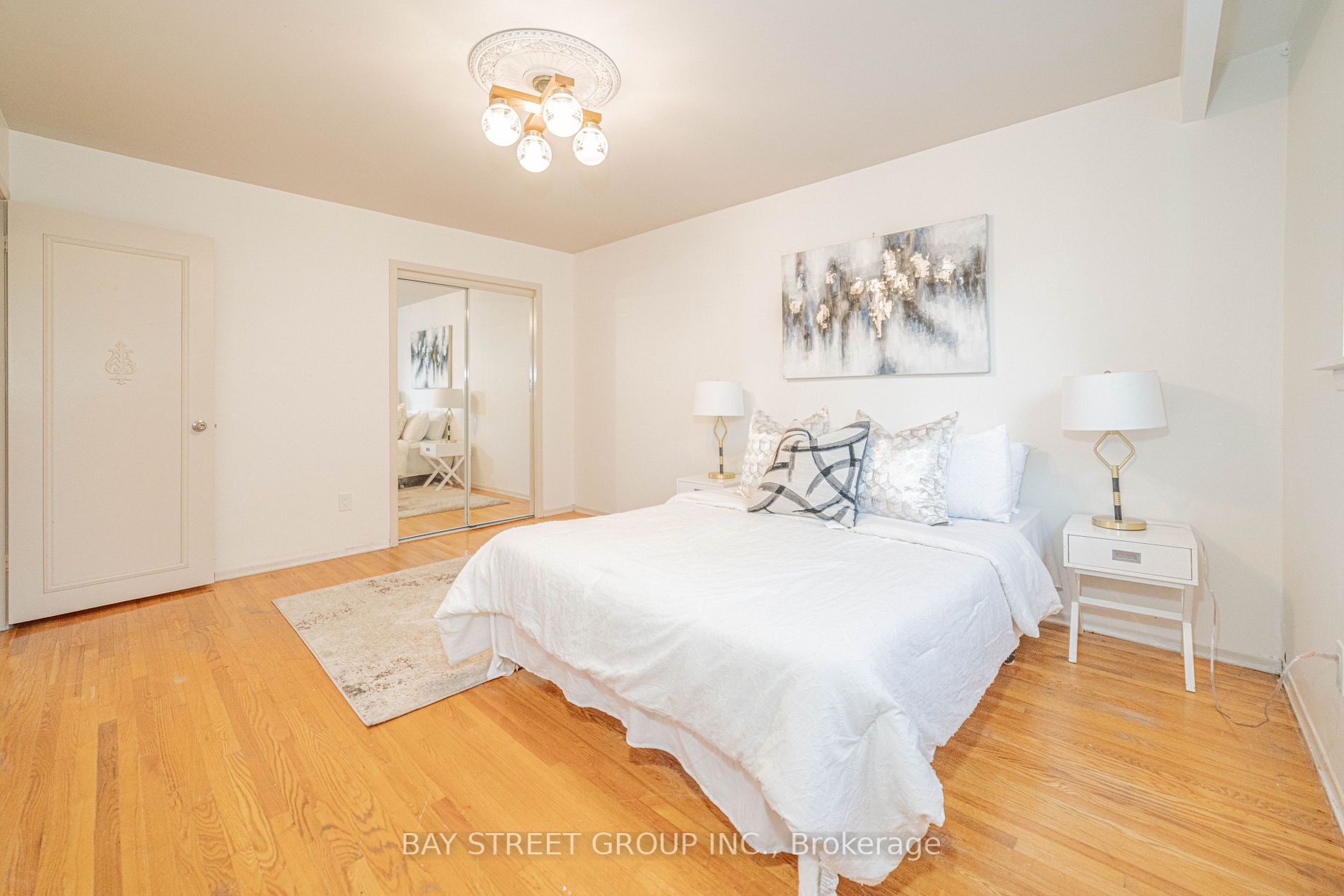 3294 Strabane Dr