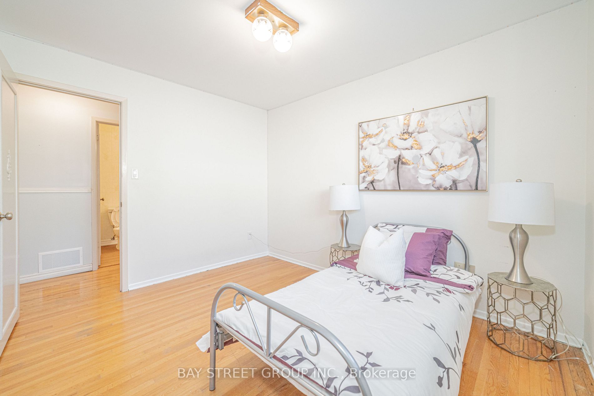 3294 Strabane Dr