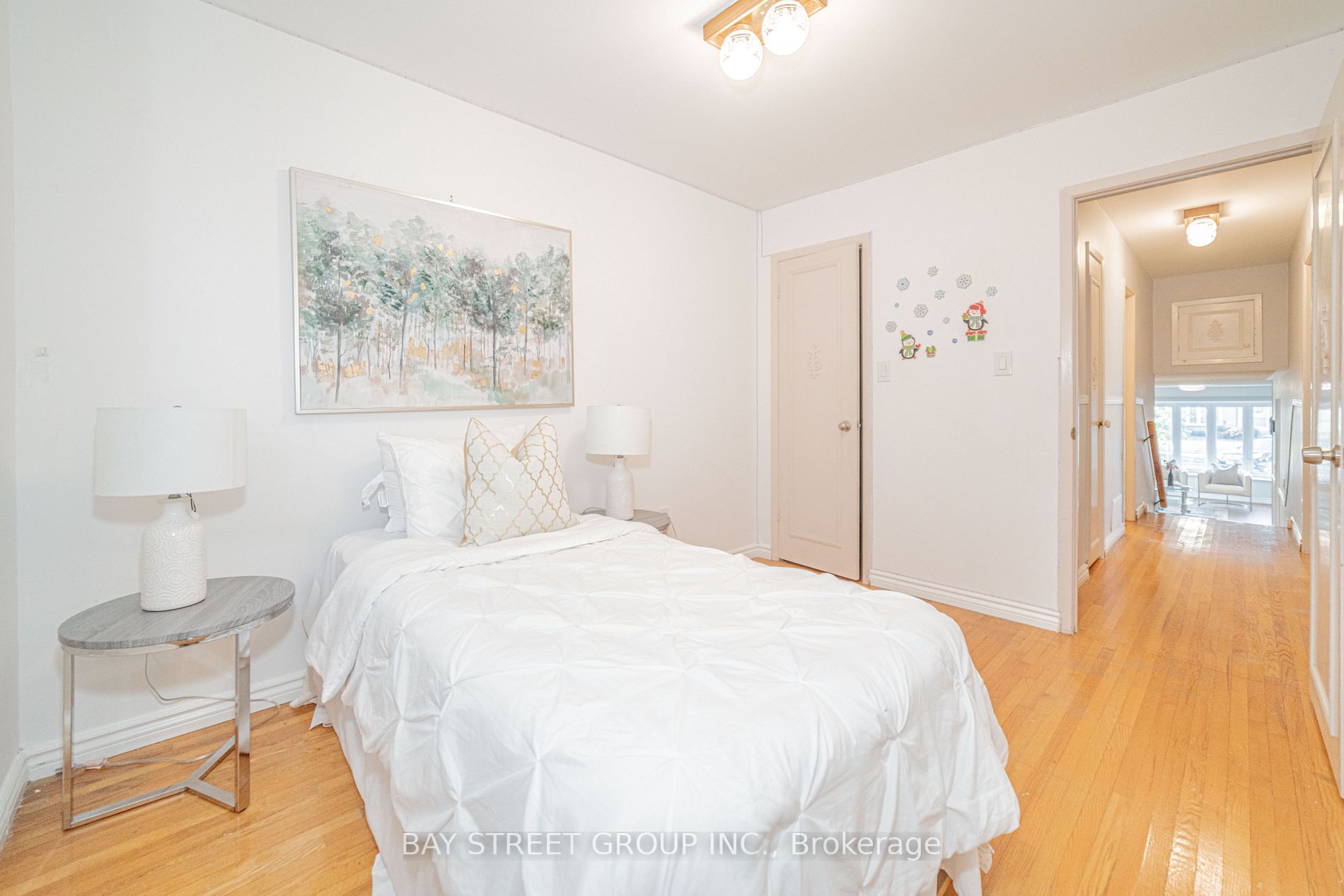 3294 Strabane Dr