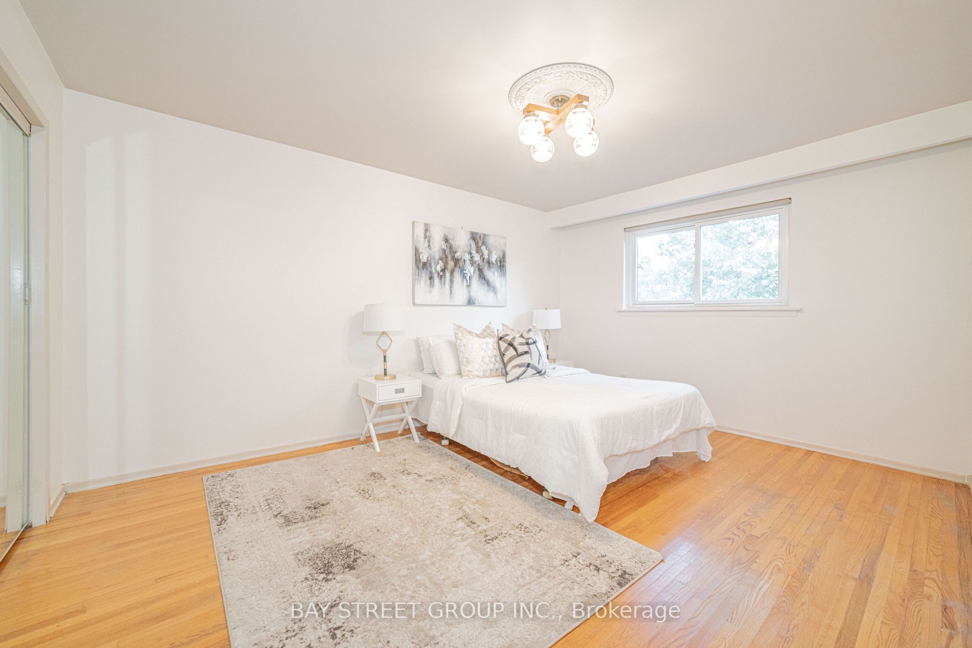 3294 Strabane Dr