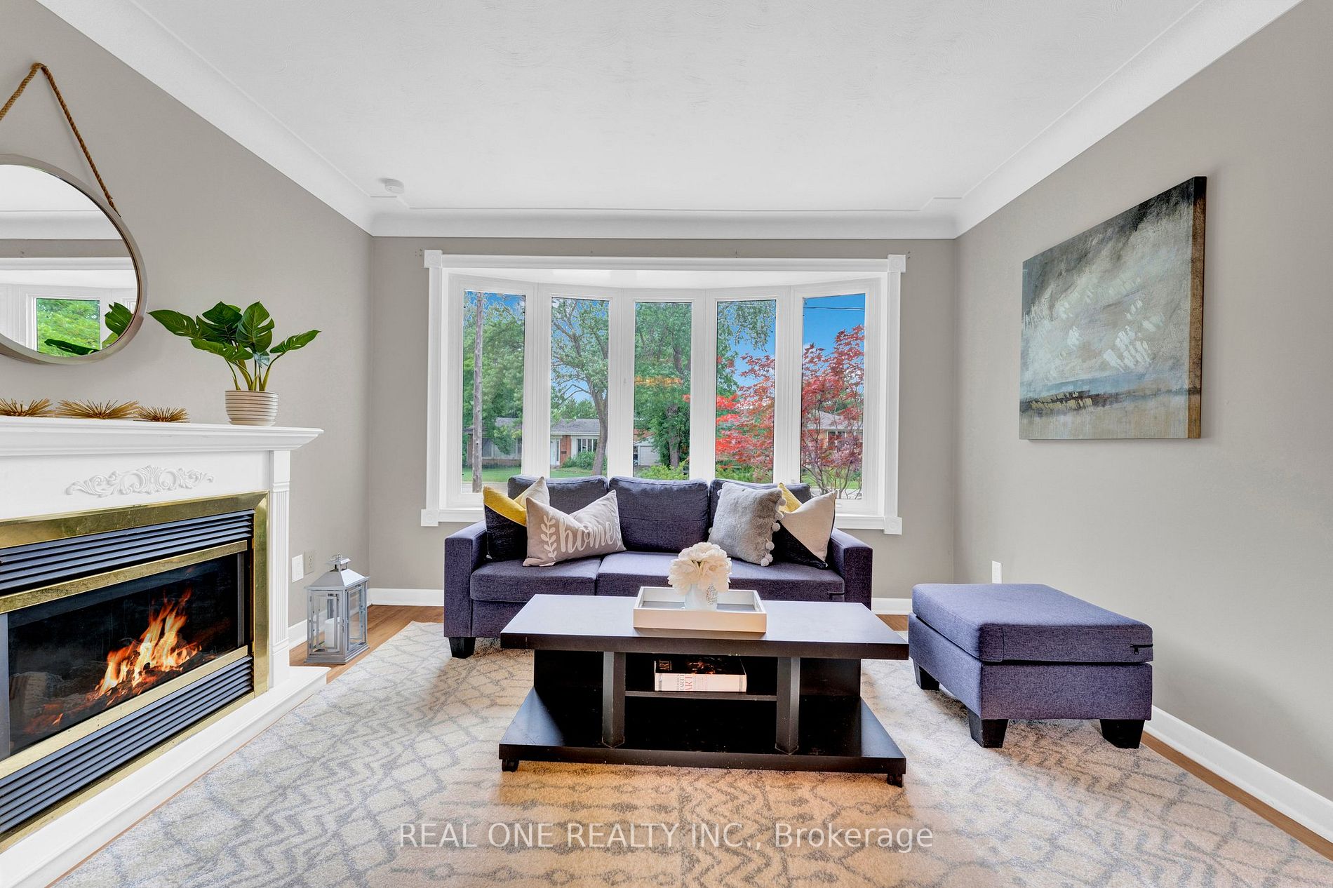 606 Pinegrove Rd
