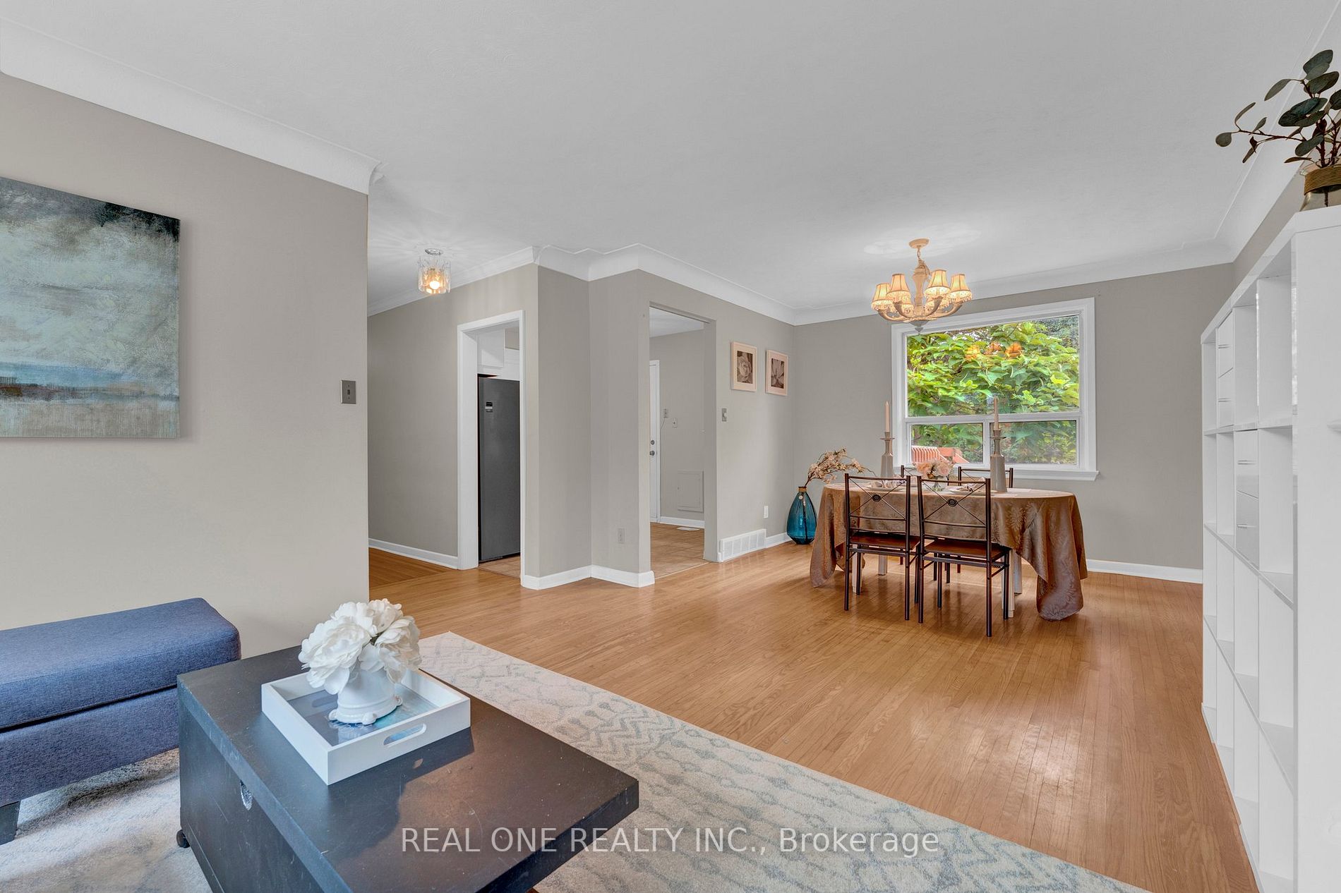 606 Pinegrove Rd