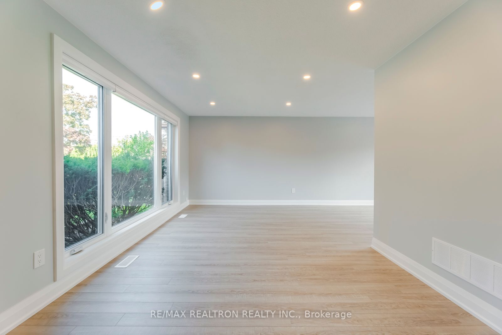 85 Kearney Dr (Main)