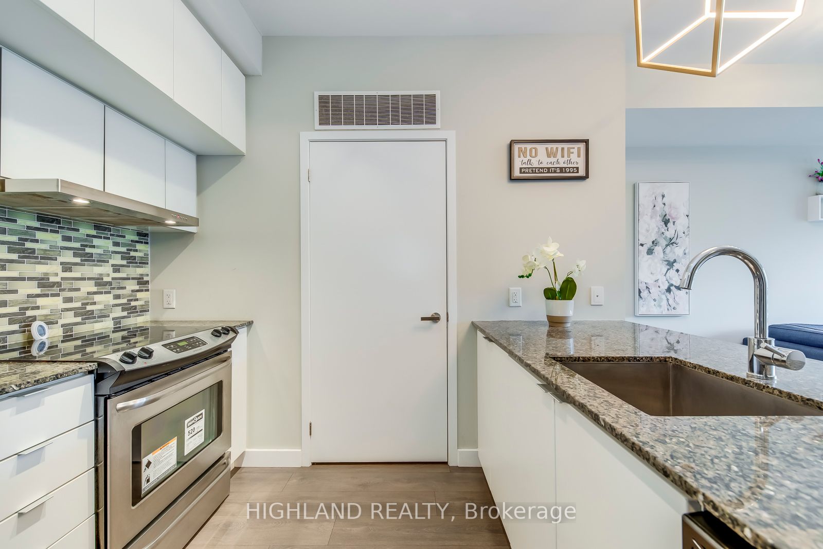 5035 Harvard Rd, #202