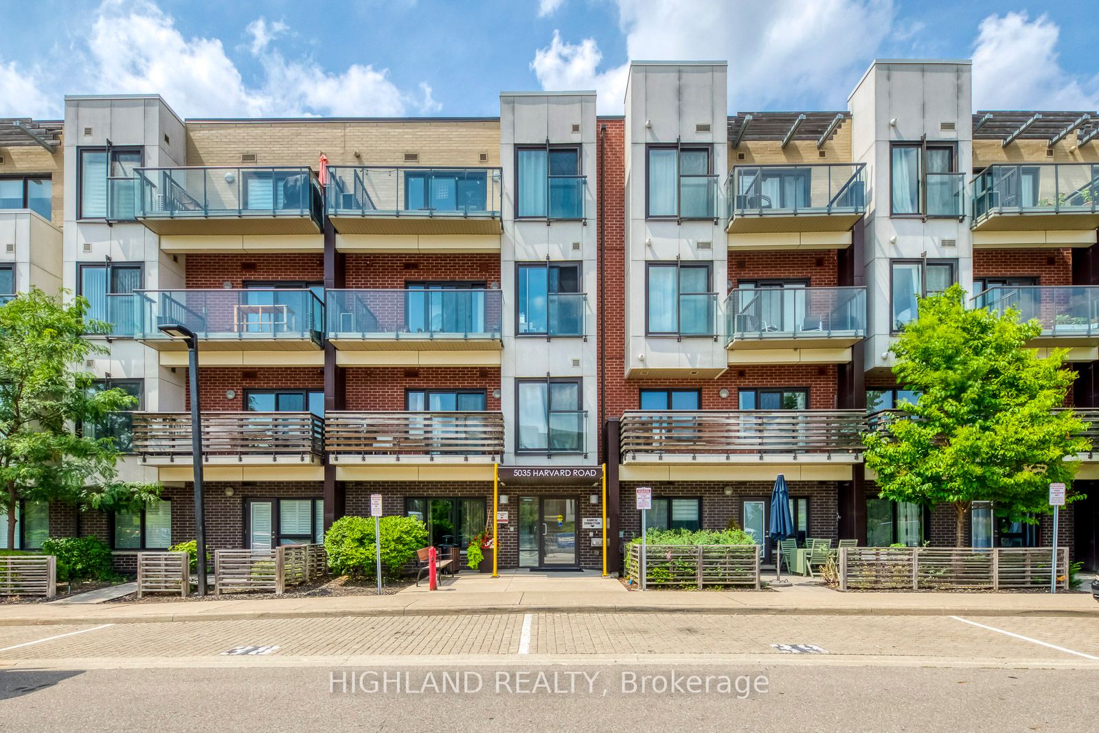 5035 Harvard Rd, #202
