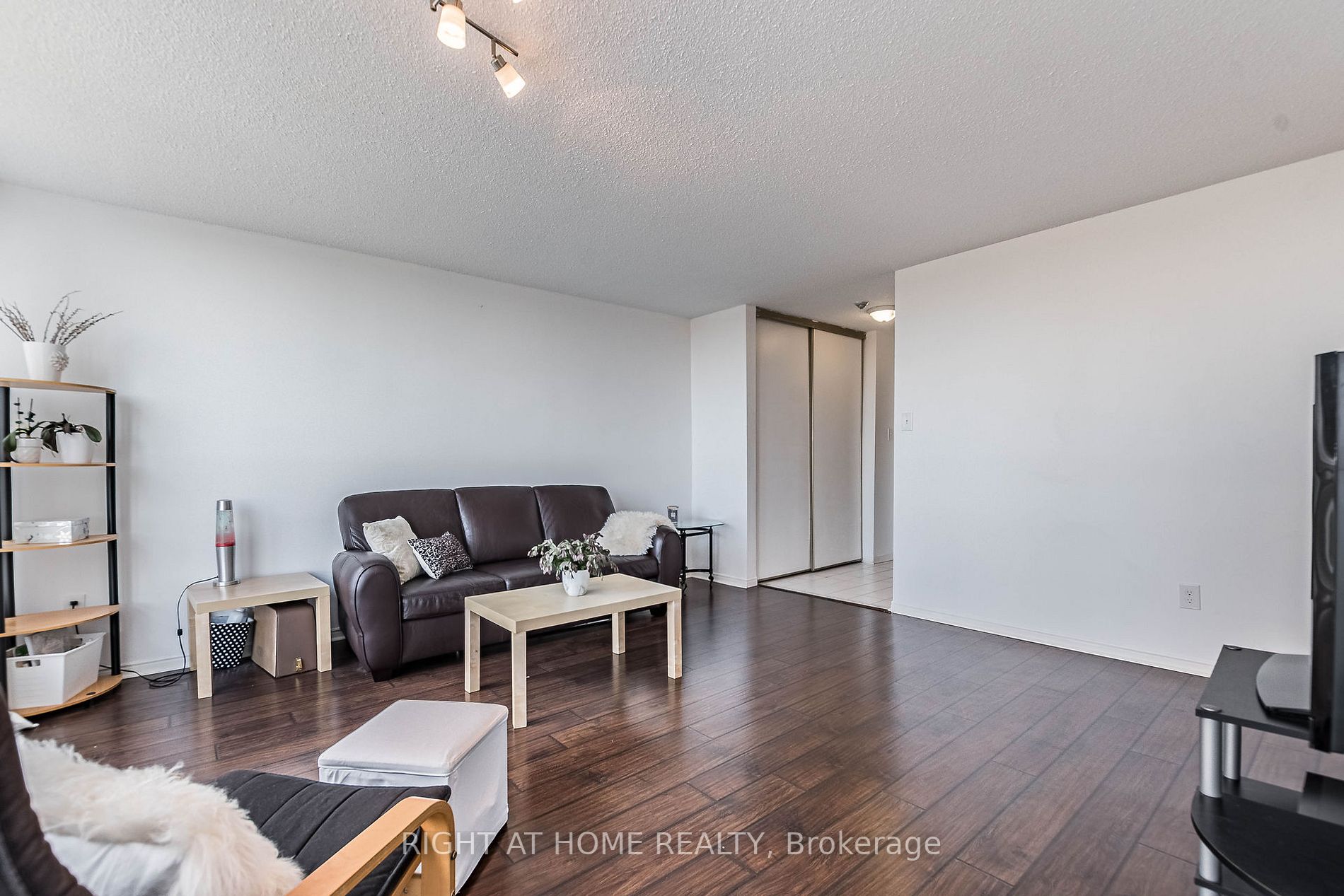 Listing W7011172 - Large Photo # 12
