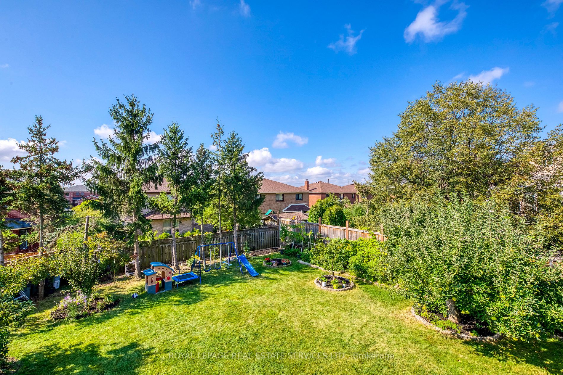 1473 Silky Rose Crt