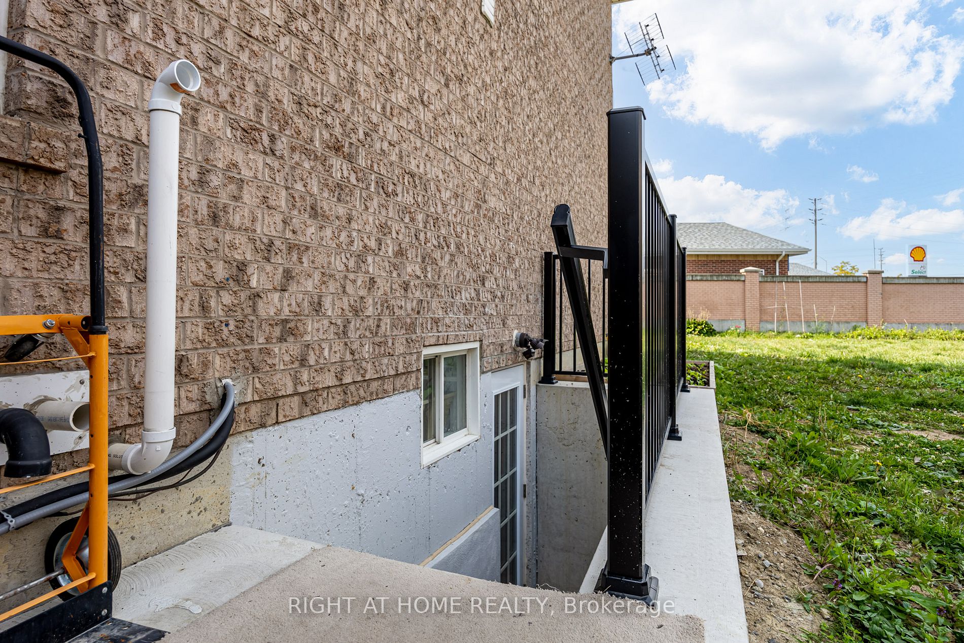 28 Lyric Road, #MAIN/2N