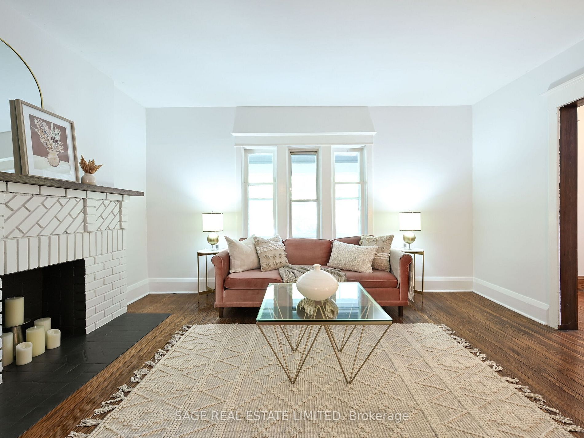 51 Denison Rd W