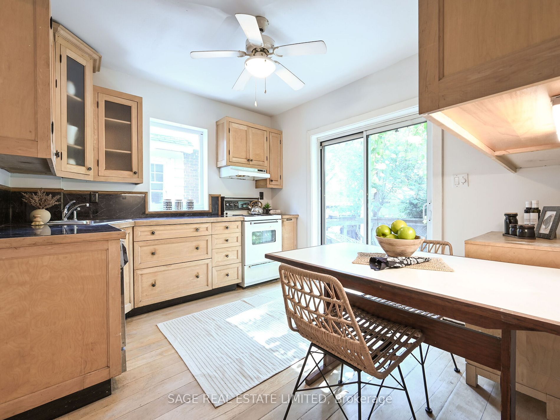 51 Denison Rd W