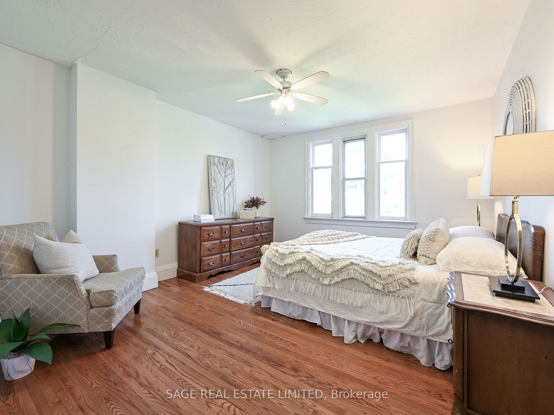 51 Denison Rd W