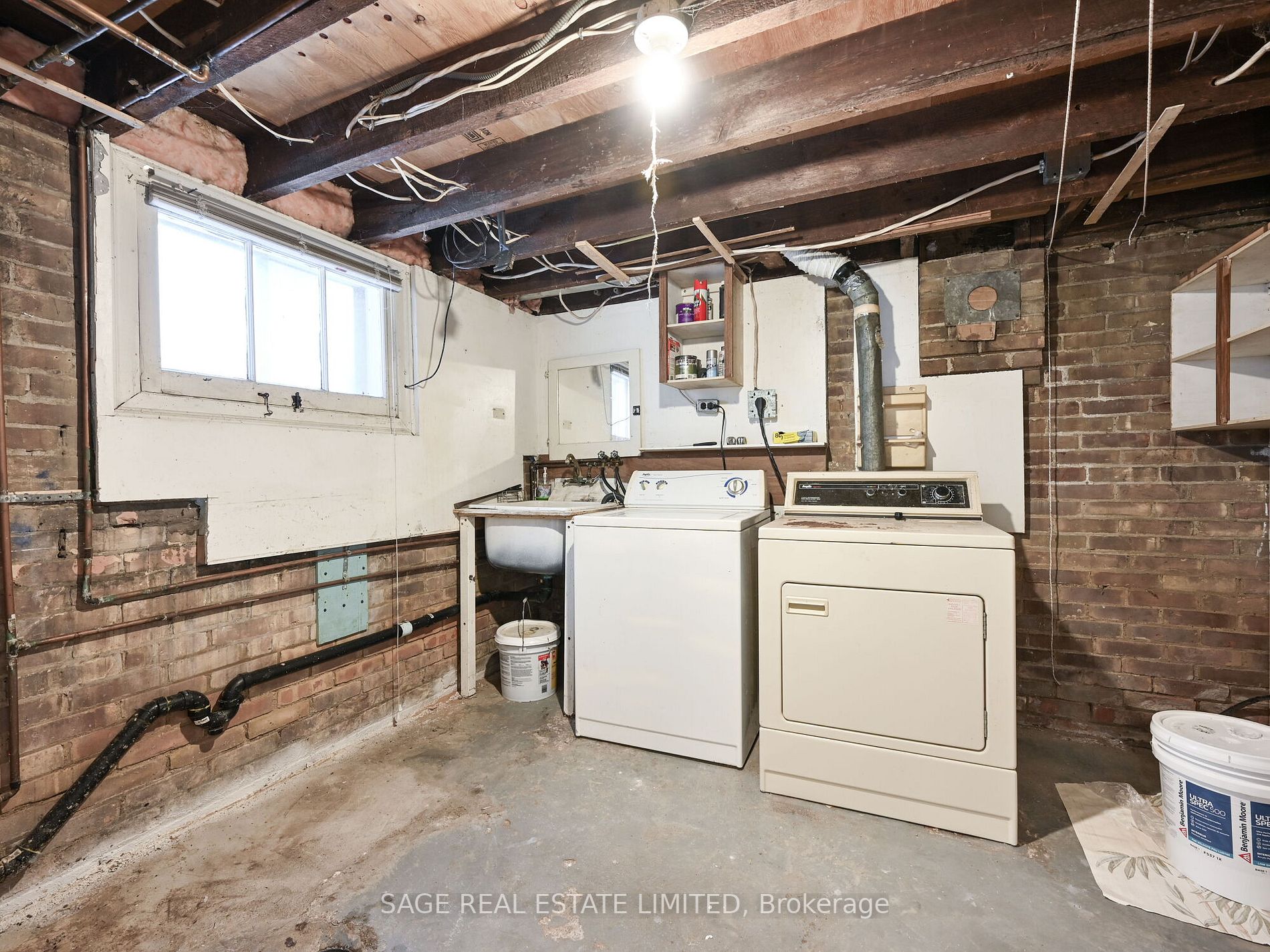 51 Denison Rd W