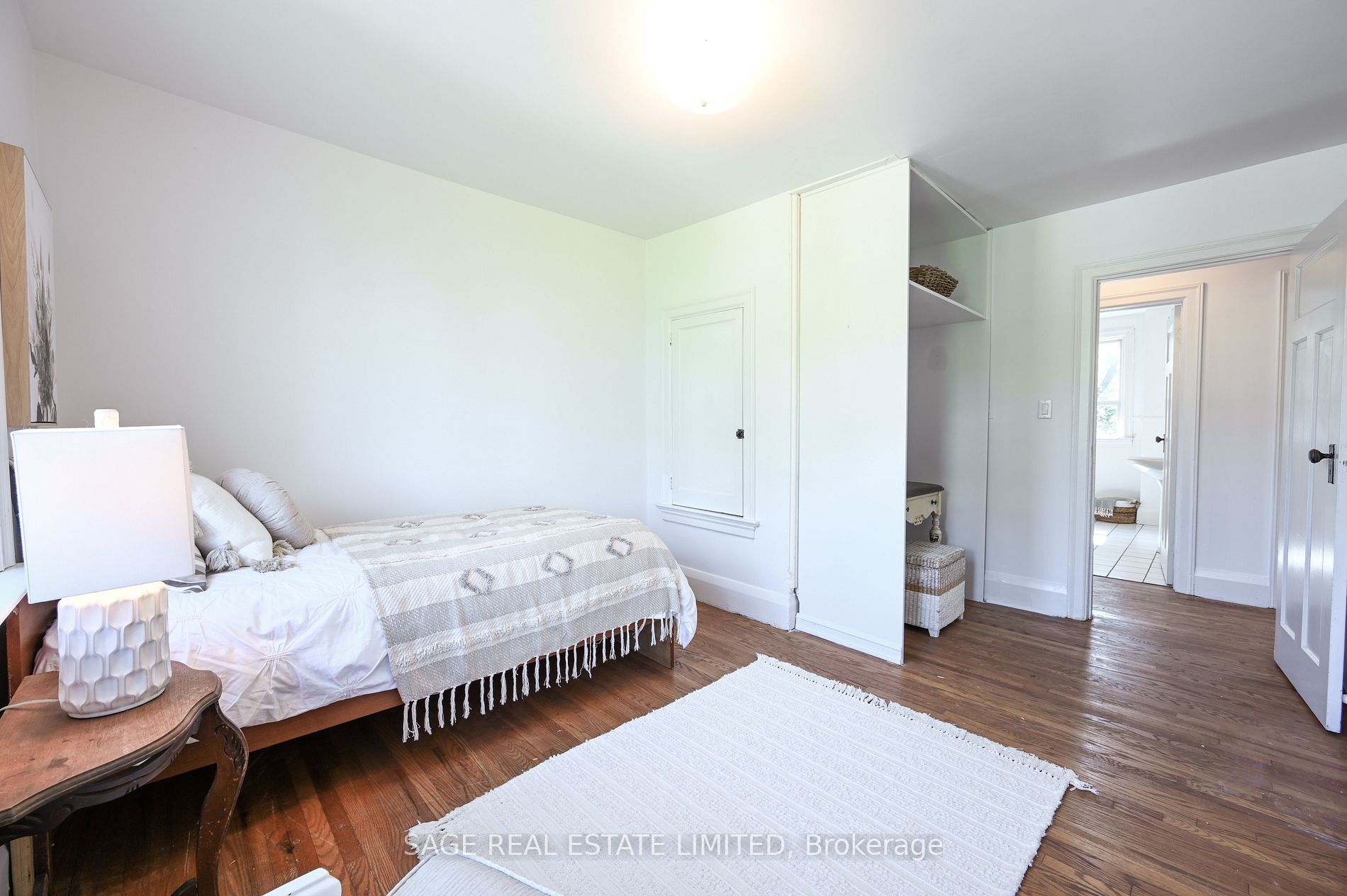 51 Denison Rd W