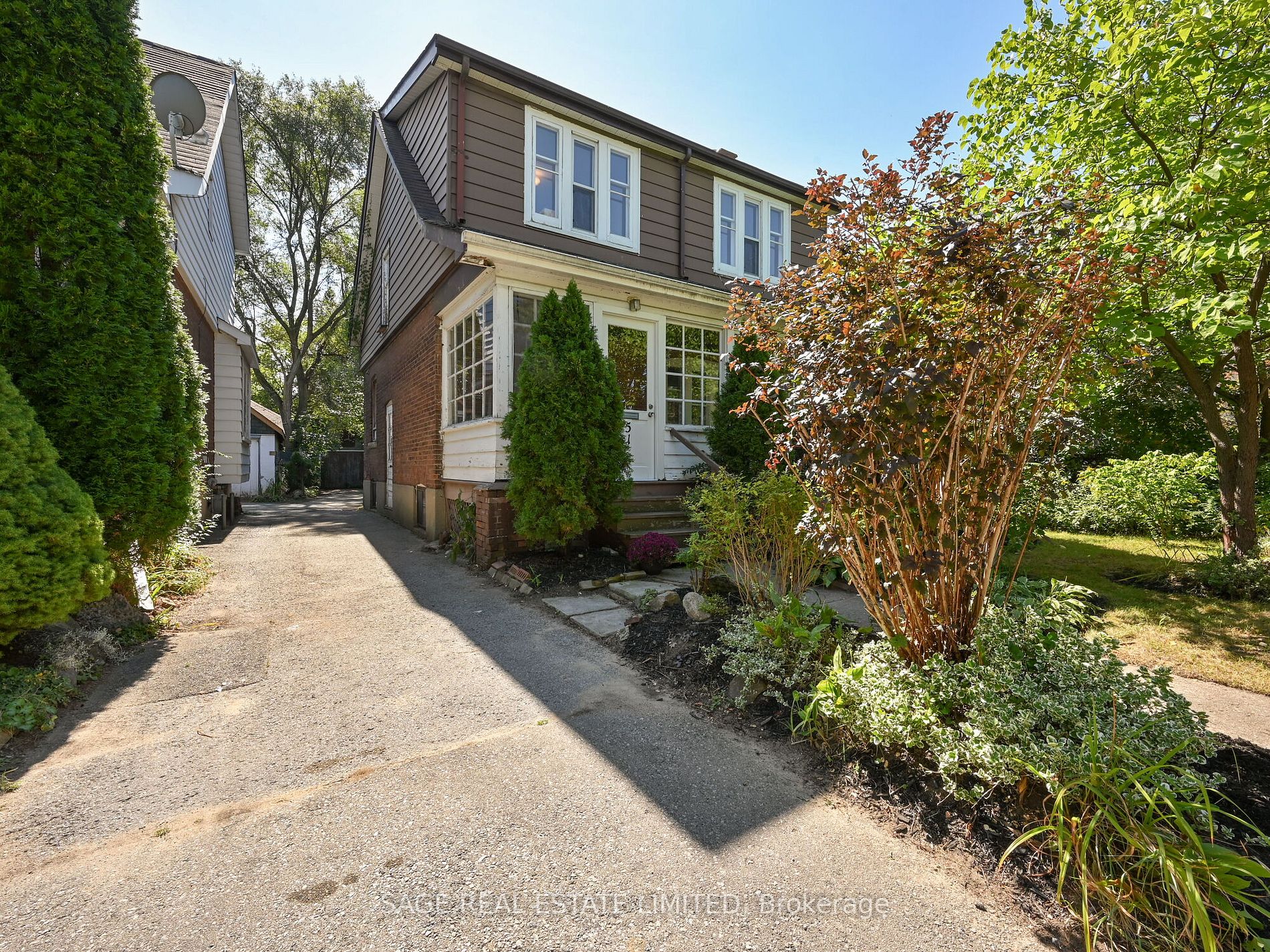 51 Denison Rd W