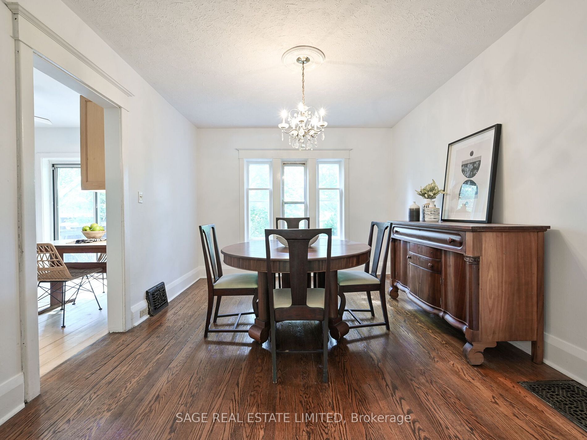 51 Denison Rd W