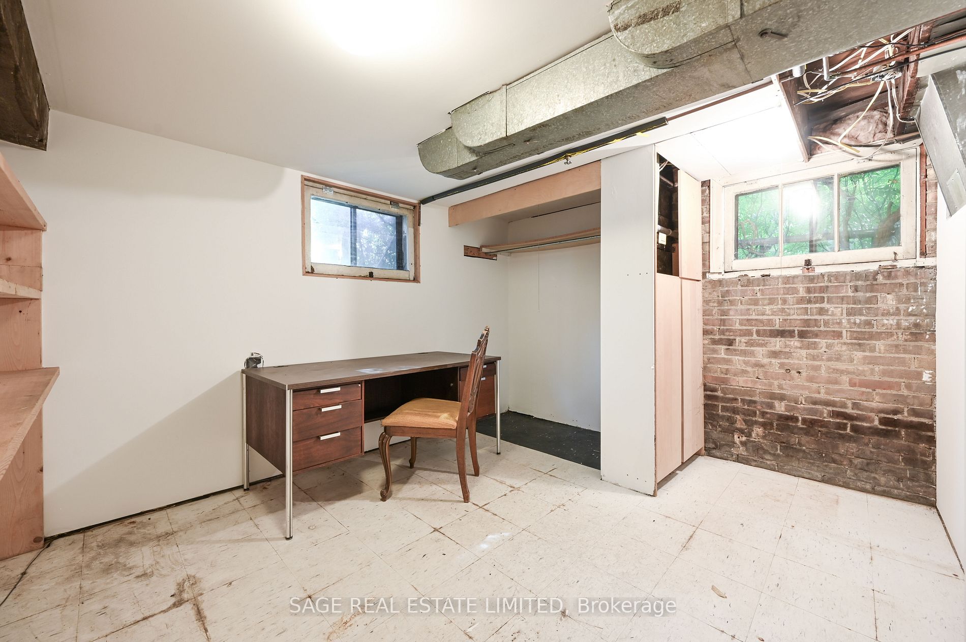 51 Denison Rd W