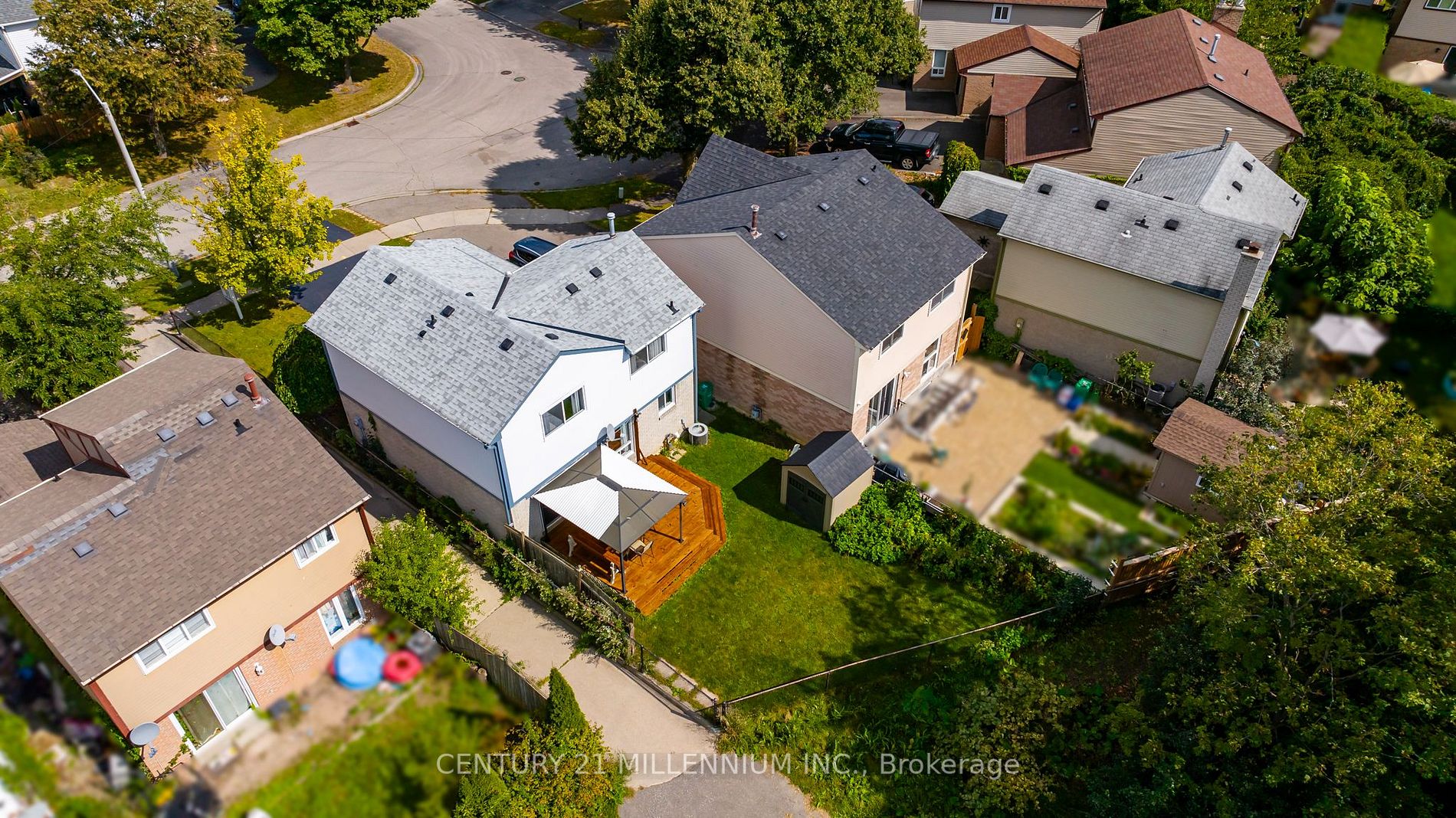 66 Majestic Cres