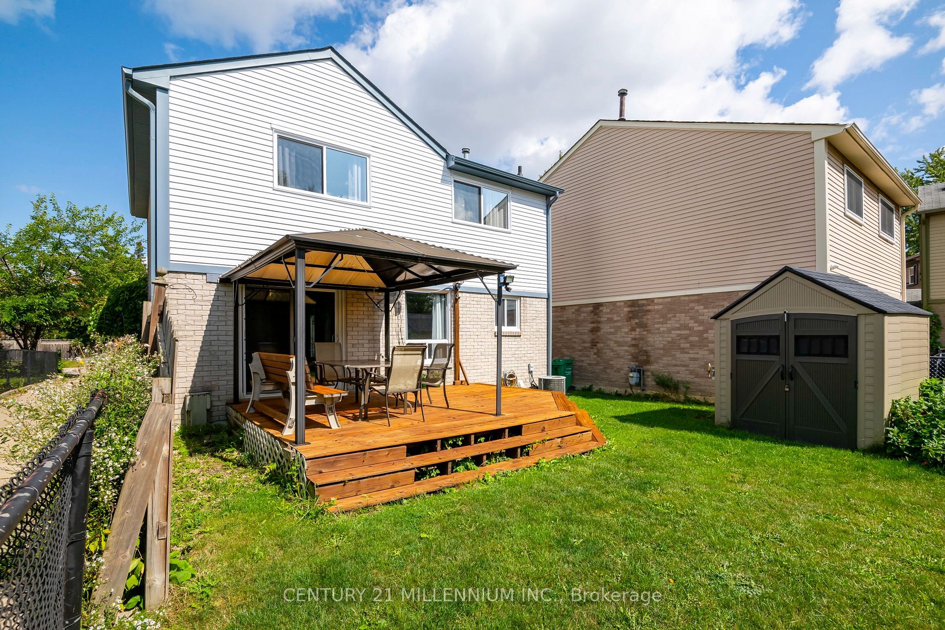 66 Majestic Cres
