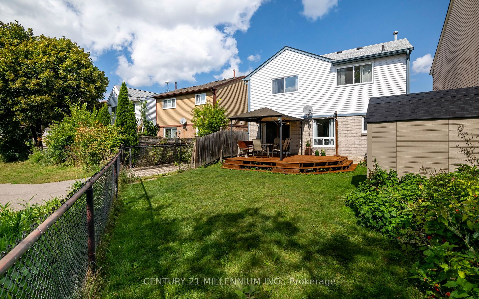 66 Majestic Cres