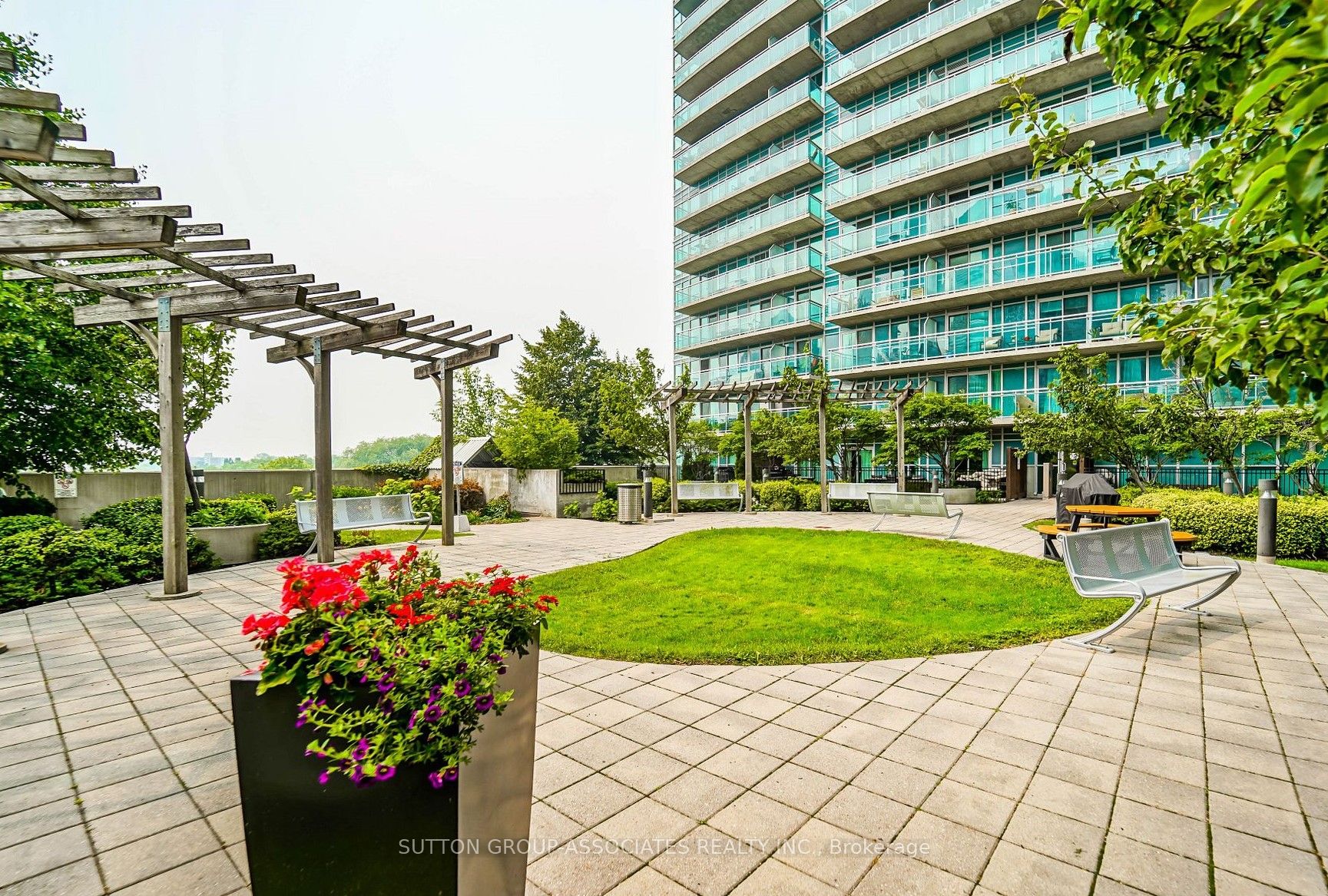 165 Legion Road N, #1532