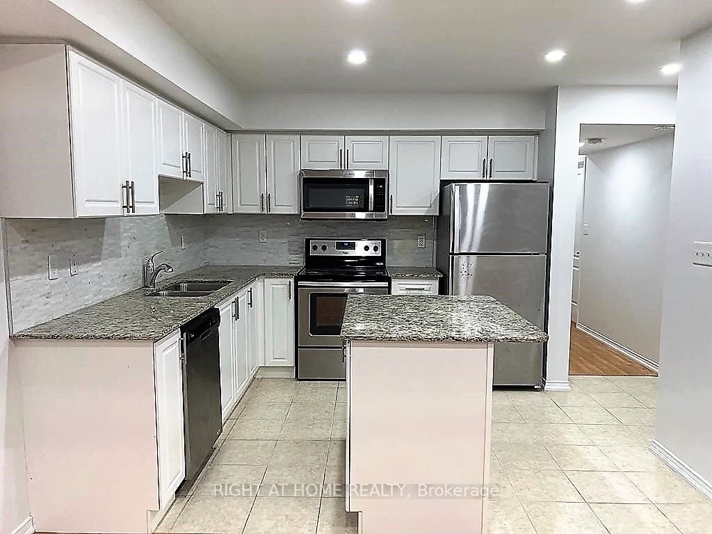 2496 Post Road, #18